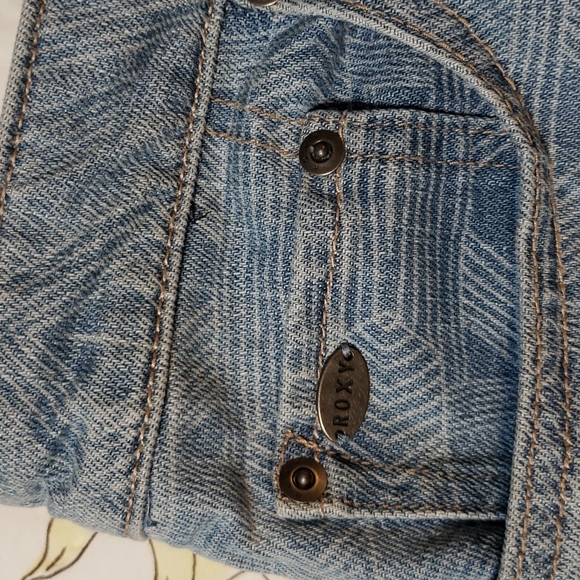 ⭐4/$20 Roxy denim shorts - Picture 2 of 7